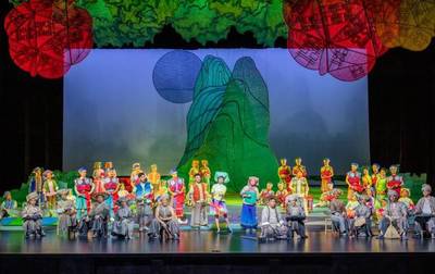 壯鄉(xiāng)山歌唱響申城 彩調(diào)劇《新劉劉三姐》致敬經(jīng)典